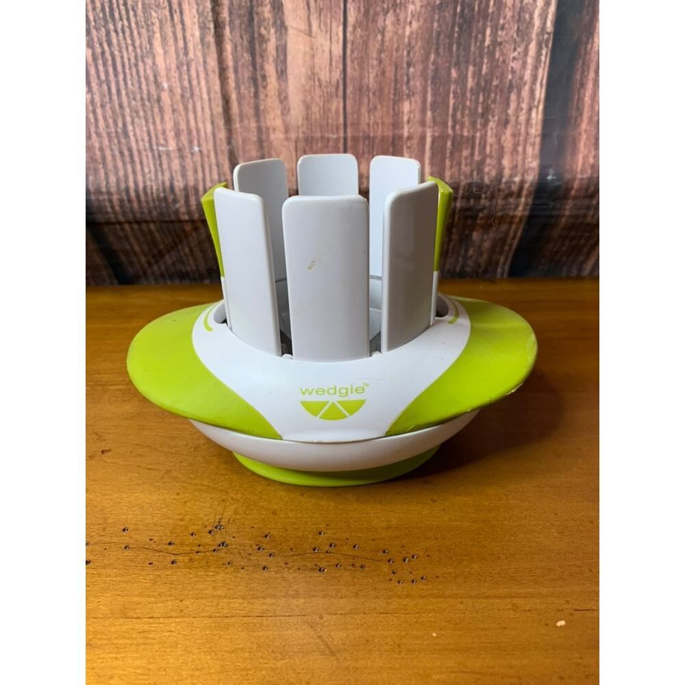 Prepara‎ Wedgie Citrus Wedger Lemon Lime Cutter Slicer Green